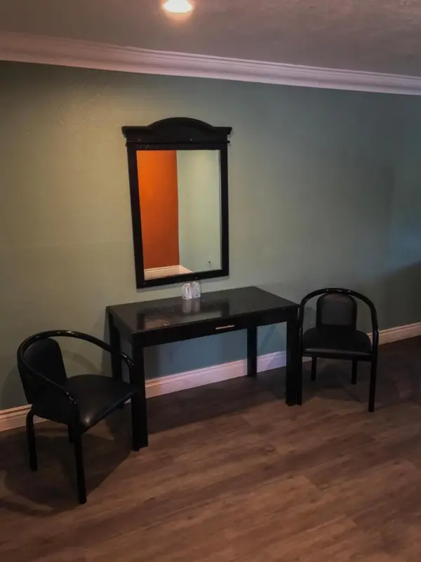 Highland Park Motel 8